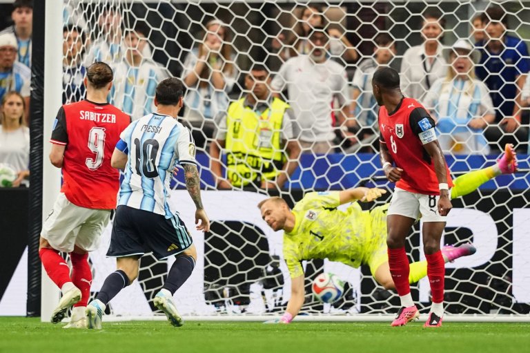 Lionel Messi breaks World Cup scoring record with his 17th goal for Argentina | iNFOnews.ca