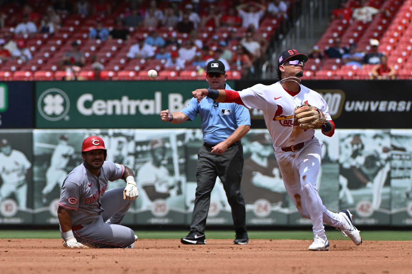 Reds beat Cardinals 5-3 in 10 innings to win 3 straight road series for first time since 2023 | iNFOnews.ca