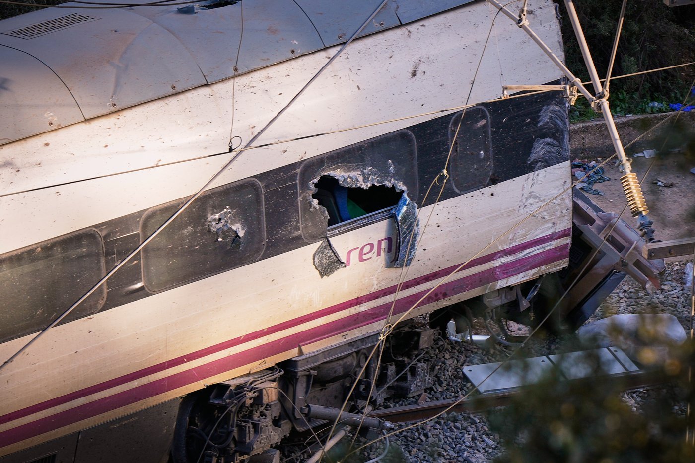 Barcelona commuter train crashes, killing 1, days after deadly train collision in Spain | iNFOnews.ca