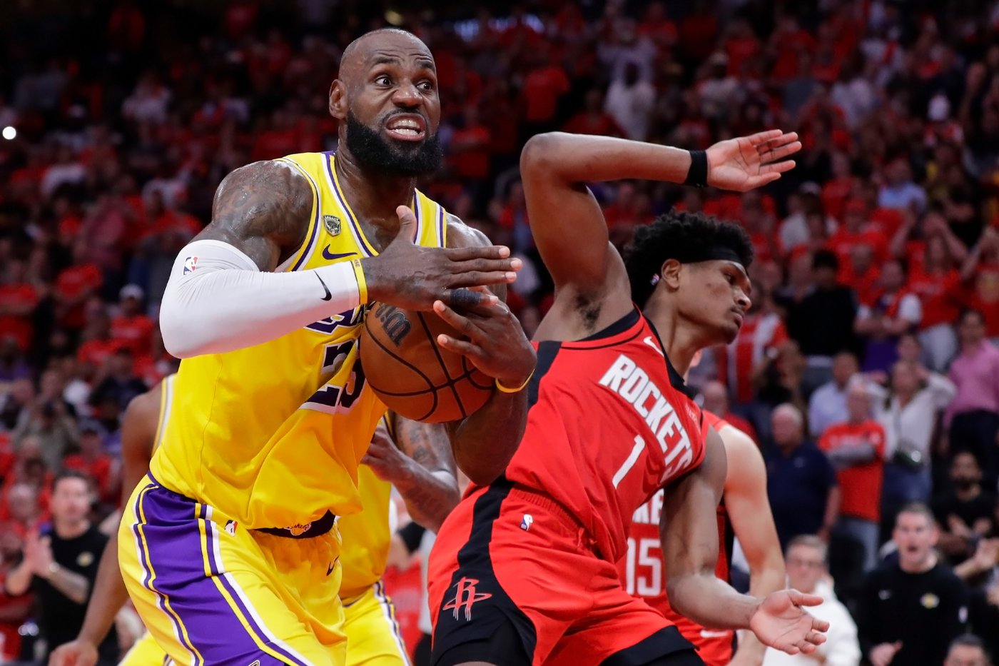 A 6-point lead, 30 seconds left, and a Rockets unraveling that flipped Game 3 | iNFOnews.ca A 6-point lead, 30 seconds left, and a Rockets unraveling that flipped Game 3 | iNFOnews.ca