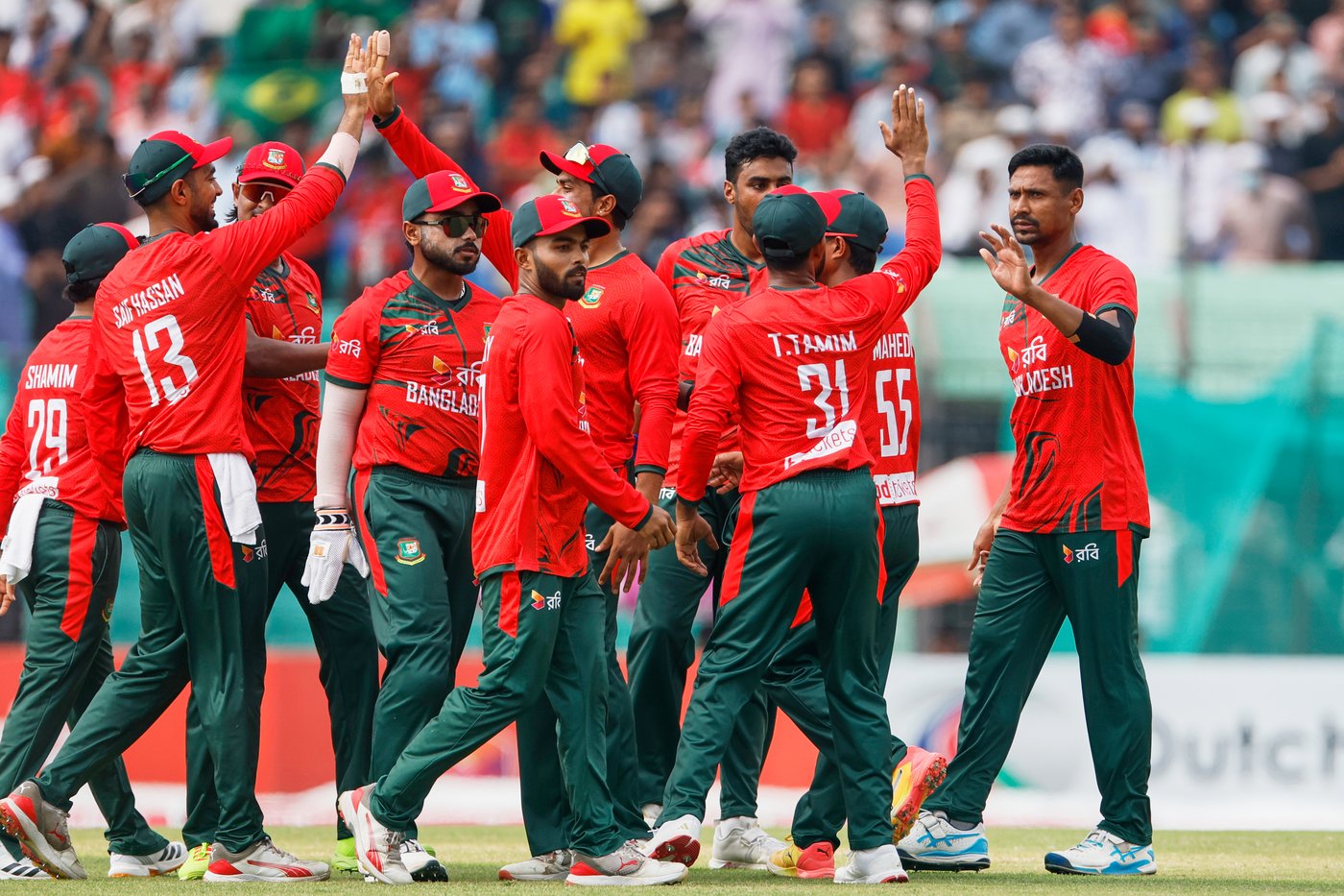Australia beats Bangladesh by 7 runs in high-scoring 2nd T20 to win series | iNFOnews.ca Australia beats Bangladesh by 7 runs in high-scoring 2nd T20 to win series | iNFOnews.ca