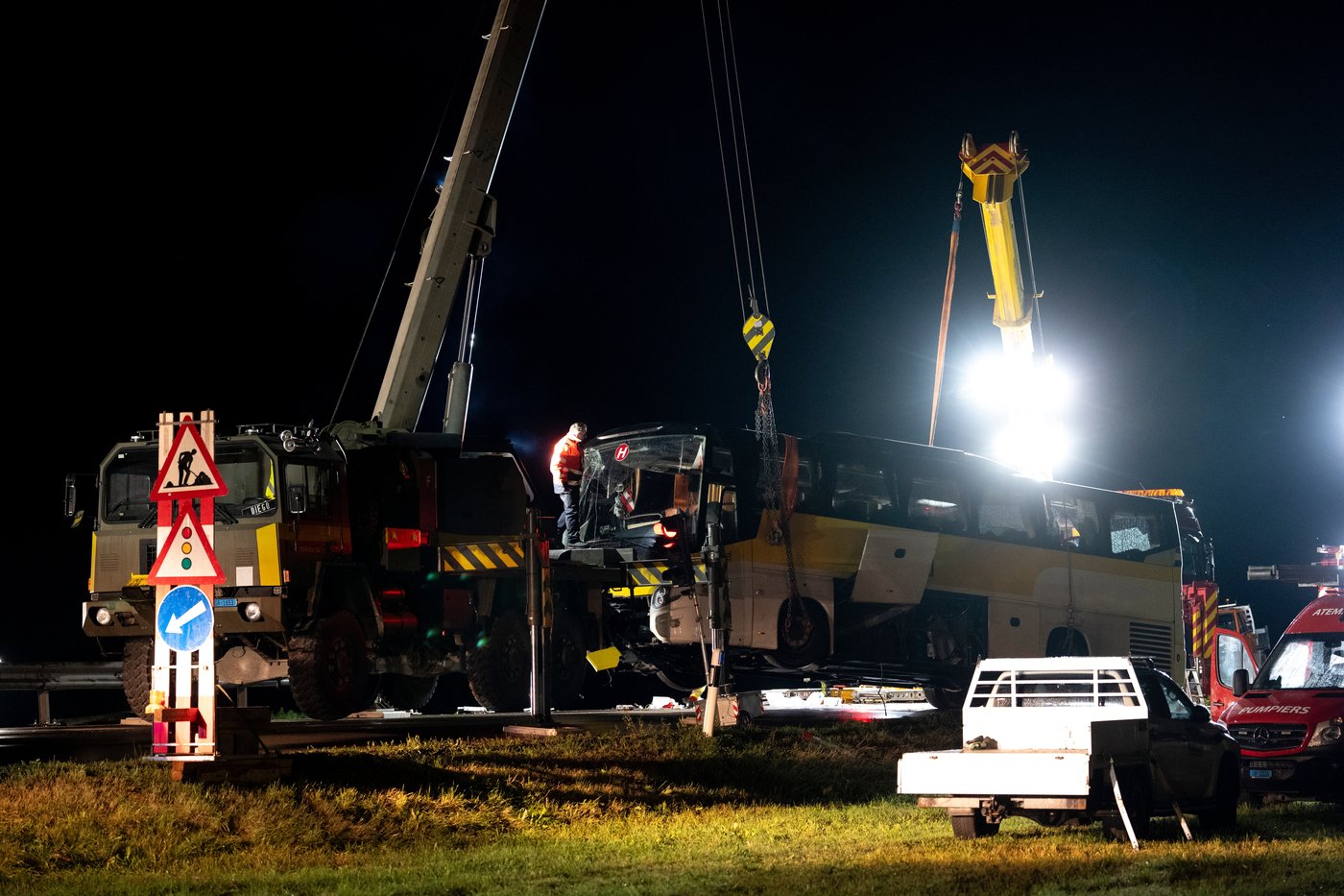Dutch tour bus overturns in Switzerland, leaving several people dead, police say | iNwheels Dutch tour bus overturns in Switzerland, leaving several people dead, police say | iNwheels