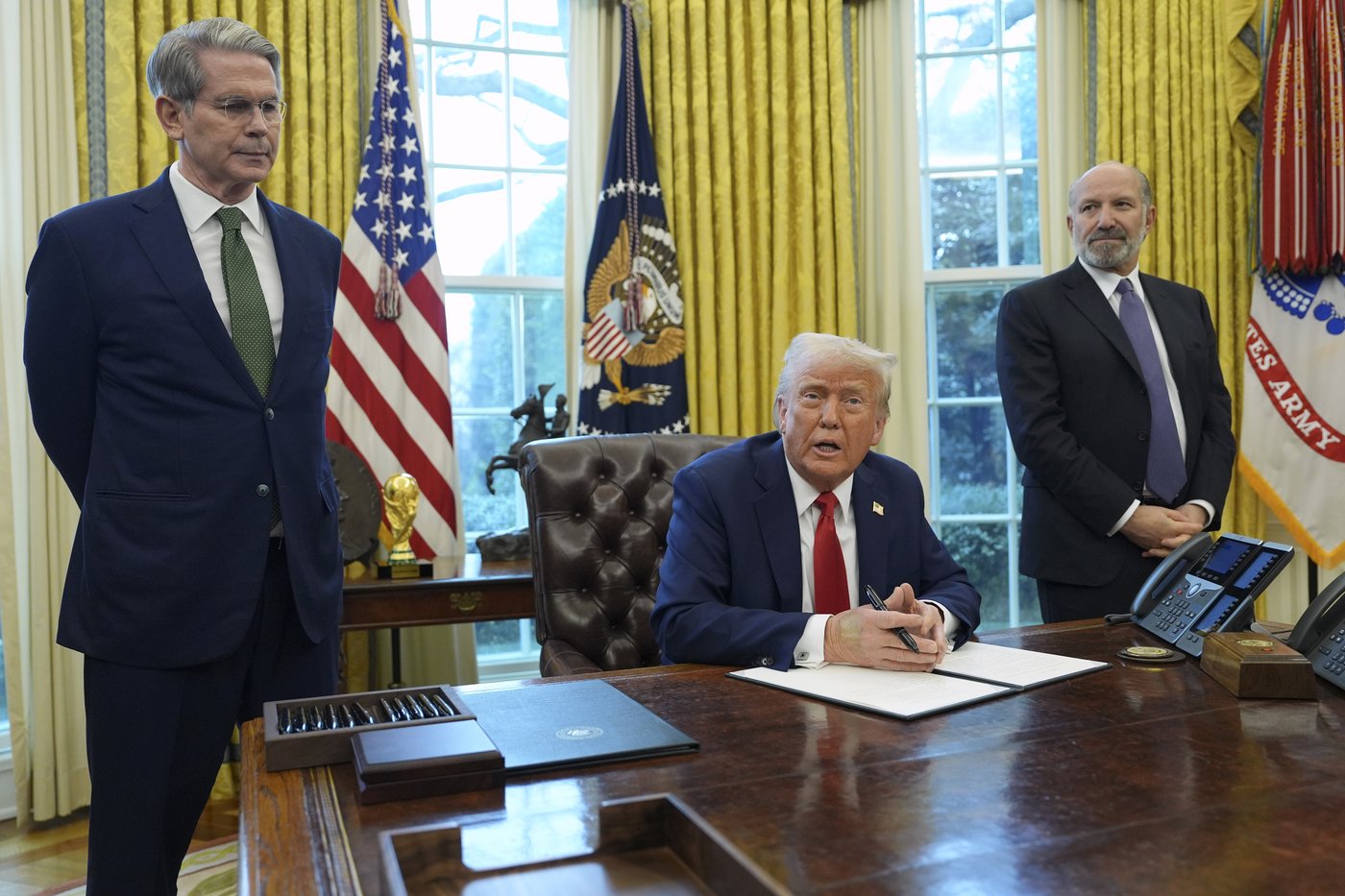 Spending bill talks bog down after Trump's efforts to slash government | iNFOnews.ca