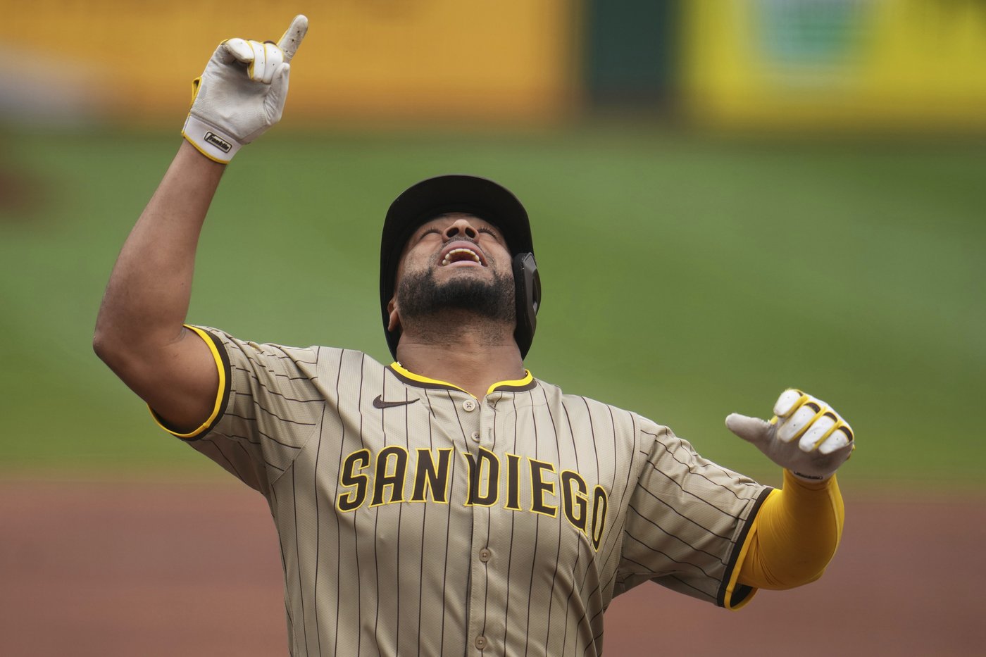 Stephen Kolek pitches into the 6th in first MLB start as Padres blank Pirates for 5th straight win | iNFOnews.ca