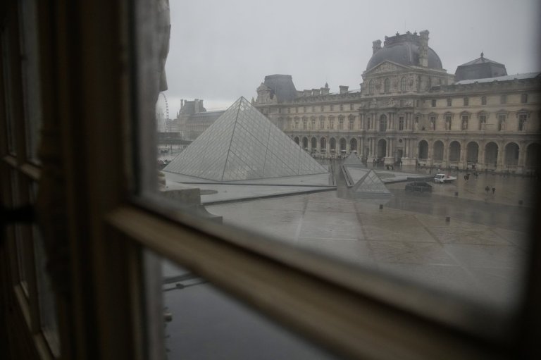 Louvre thieves escaped with just 30 seconds to spare, Senate inquiry finds | iNFOnews.ca