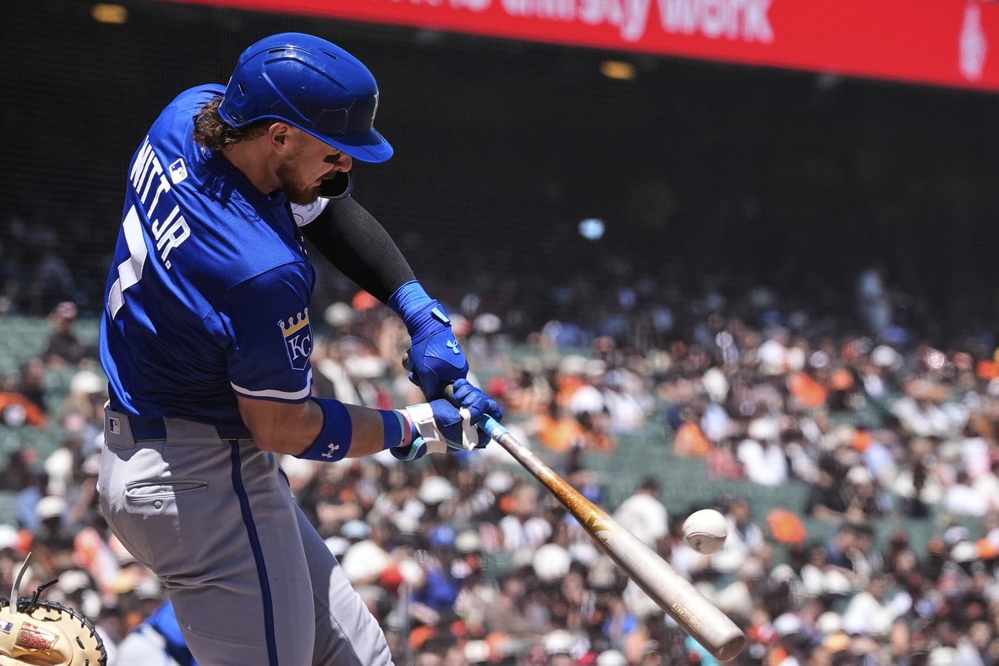 Perez powers Royals with 3 hits, including a homer, in 8-4 win over Giants | iNFOnews.ca