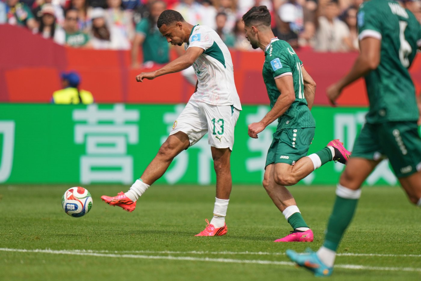 Senegal routs 10-man Iraq 5-0 to to advance to World Cup knockout rounds | iNFOnews.ca Senegal routs 10-man Iraq 5-0 to to advance to World Cup knockout rounds | iNFOnews.ca