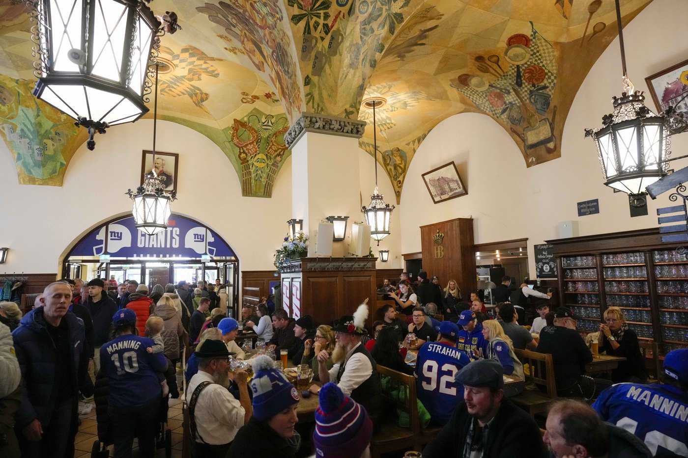 Germany's legion of NFL fans welcomes the 2-7 Giants and Panthers after Brady and Mahomes | iNFOnews.ca