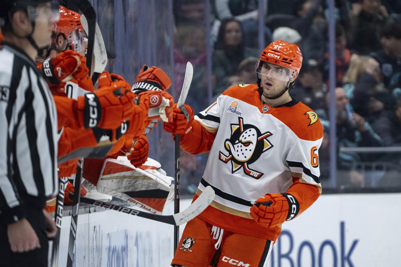 Gibson stops 42 shots as the Ducks beat the Kraken 5-2 | iNFOnews.ca