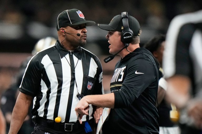 Another disputed fumble call goes against the Saints when Shough loses ball in loss to Raiders | iNFOnews.ca