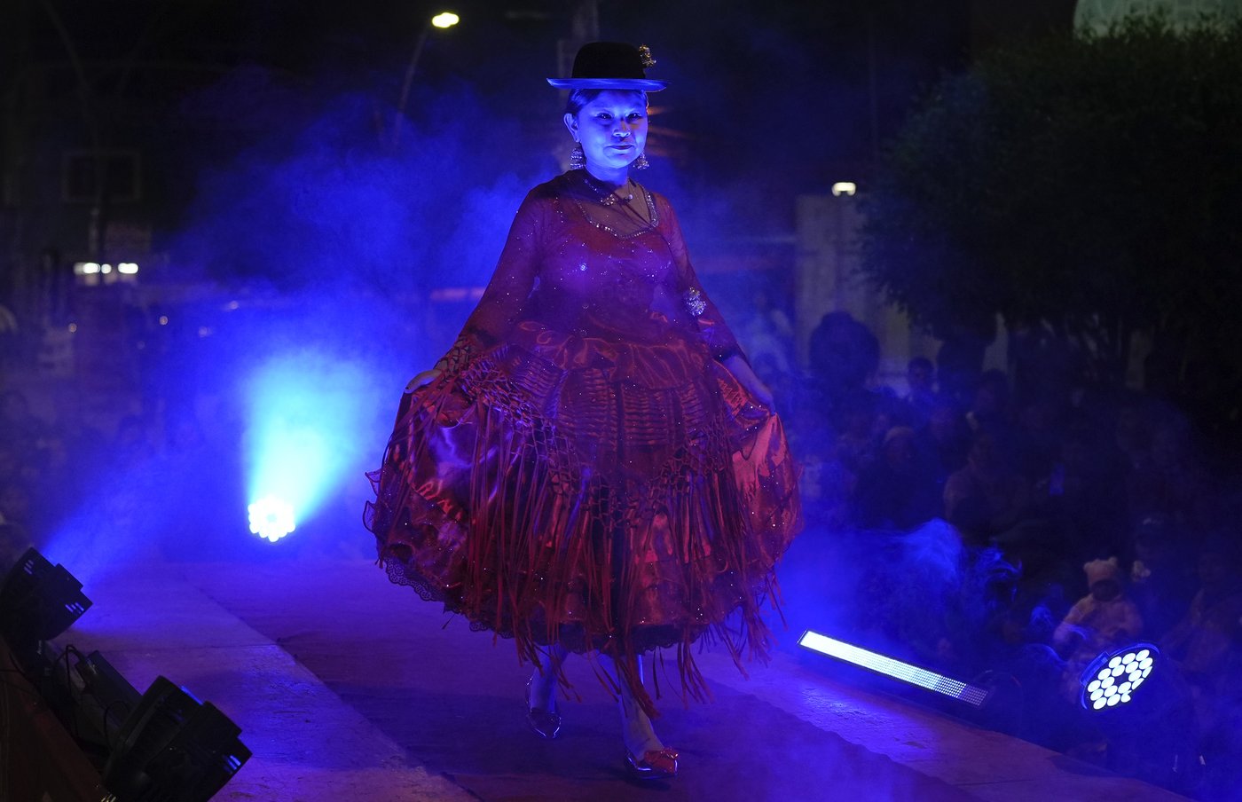 In Bolivia's scrappy highlands, proud Indigenous Cholas take the runway by storm | iNFOnews.ca In Bolivia's scrappy highlands, proud Indigenous Cholas take the runway by storm | iNFOnews.ca