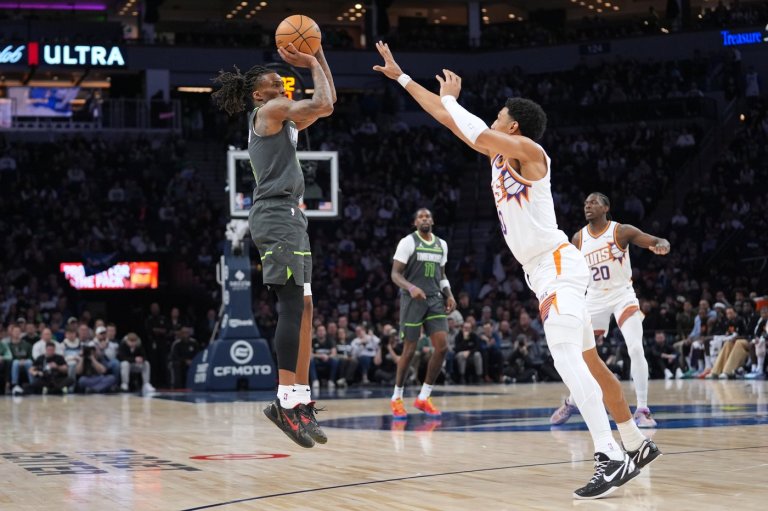 Randle's 32 points lead the Timberwolves in a 116-104 win that hands the Suns a 3rd straight loss | iNFOnews.ca