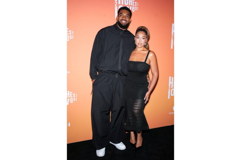New York Knicks star Karl-Anthony Towns and influencer Jordyn Woods are engaged | iNFOnews.ca