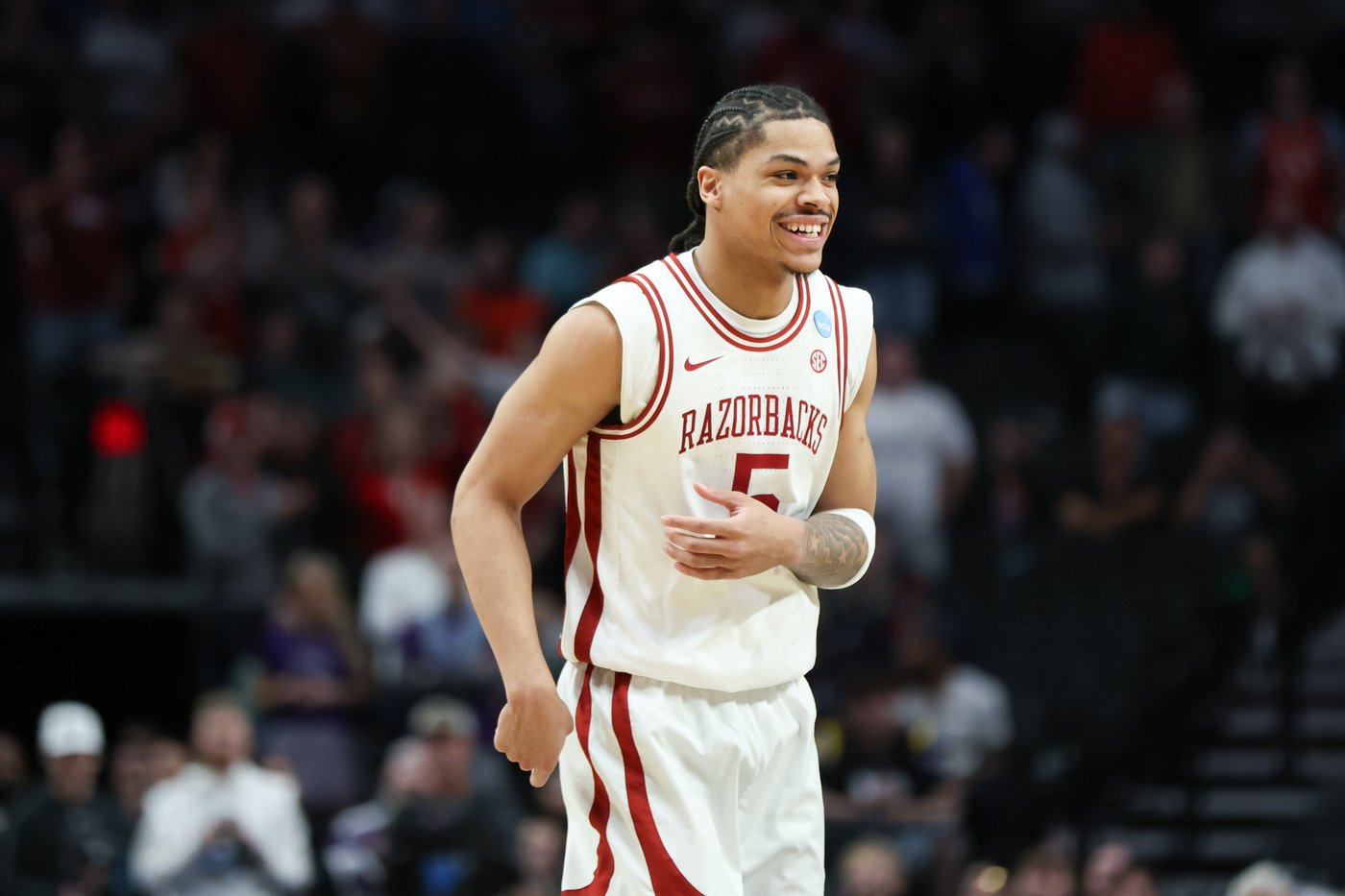 Acuff and Thomas started working on their chemistry even before starring for Arkansas | iNFOnews.ca