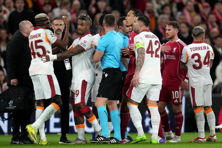 Osimhen played with a broken arm against Liverpool in the Champions League | iNFOnews.ca