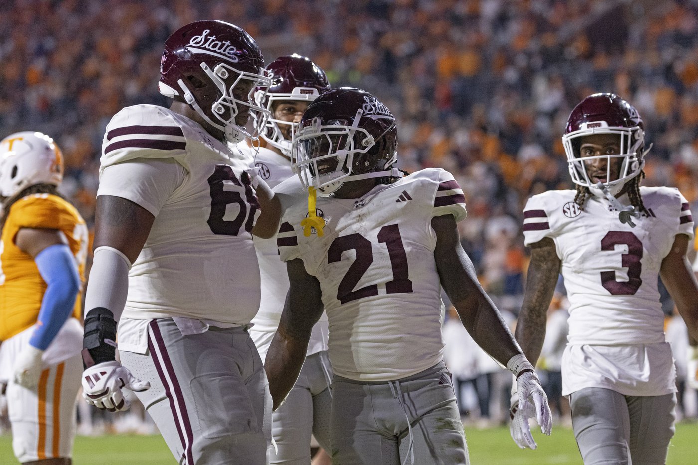 Sampson leads No. 7 Tennessee to 33-14 win over Mississippi State, but Iamaleava exits with injury | iNFOnews.ca
