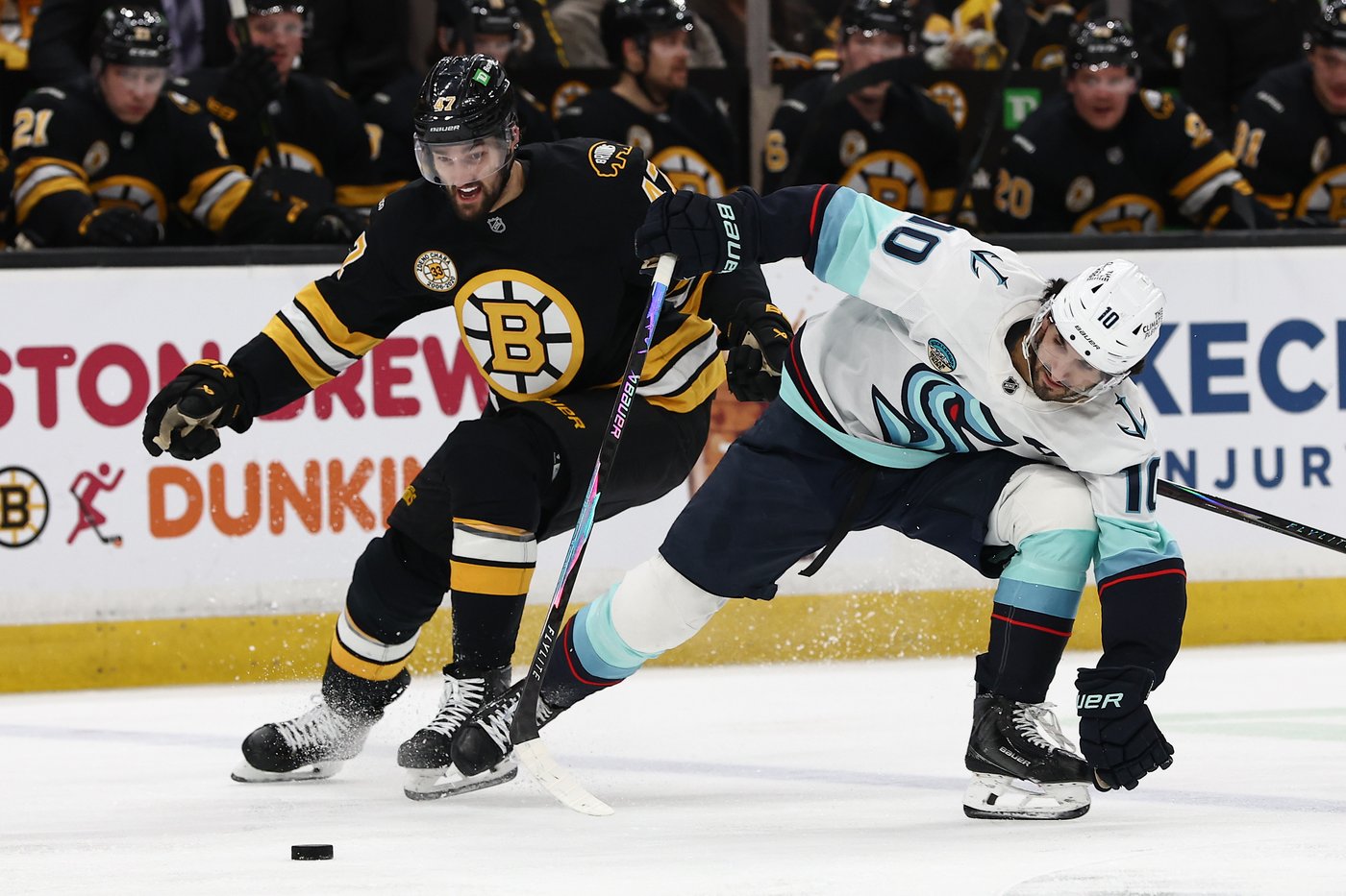 After retiring Zdeno Chara's No. 33, Bruins get off to quick start and beat Kraken 4-2 | iNFOnews.ca After retiring Zdeno Chara's No. 33, Bruins get off to quick start and beat Kraken 4-2 | iNFOnews.ca