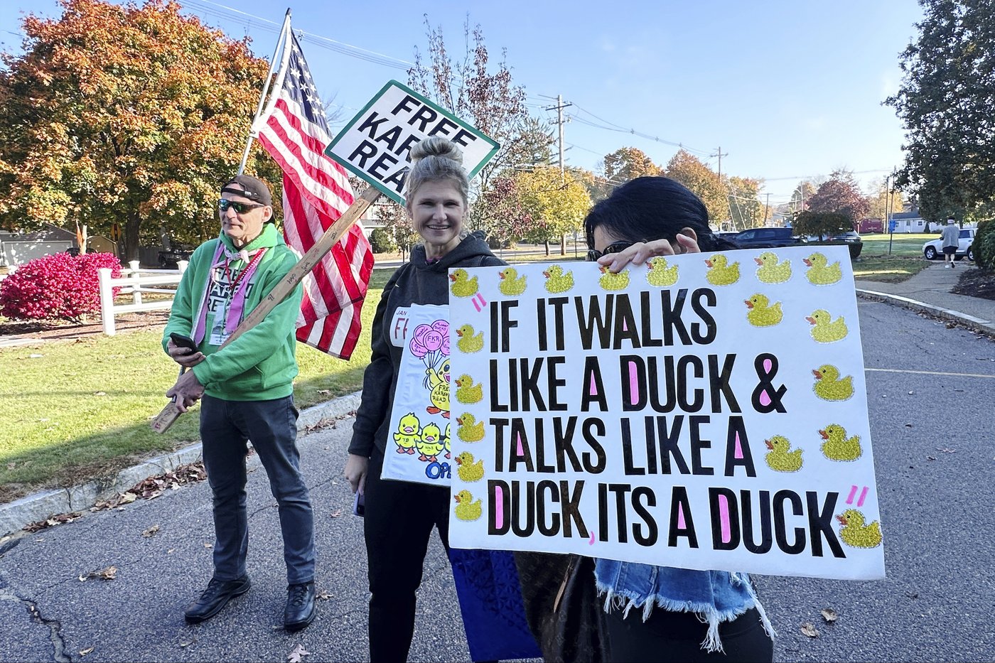 Karen Read supporter denies intimidating witnesses with rubber ducks and fake $100 bills | iNFOnews.ca