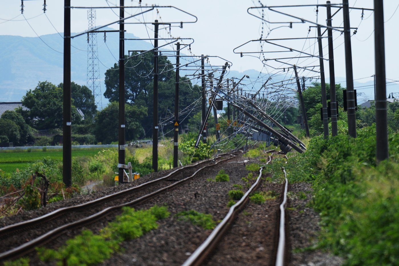 Photos show the aftermath of a damaging earthquake in southwestern Japan | iNhome