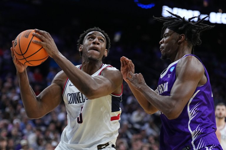 Tarris Reed Jr. has 31 points and 27 rebounds as No. 2 UConn beats Furman 82-71 in NCAA Tournament | iNFOnews.ca