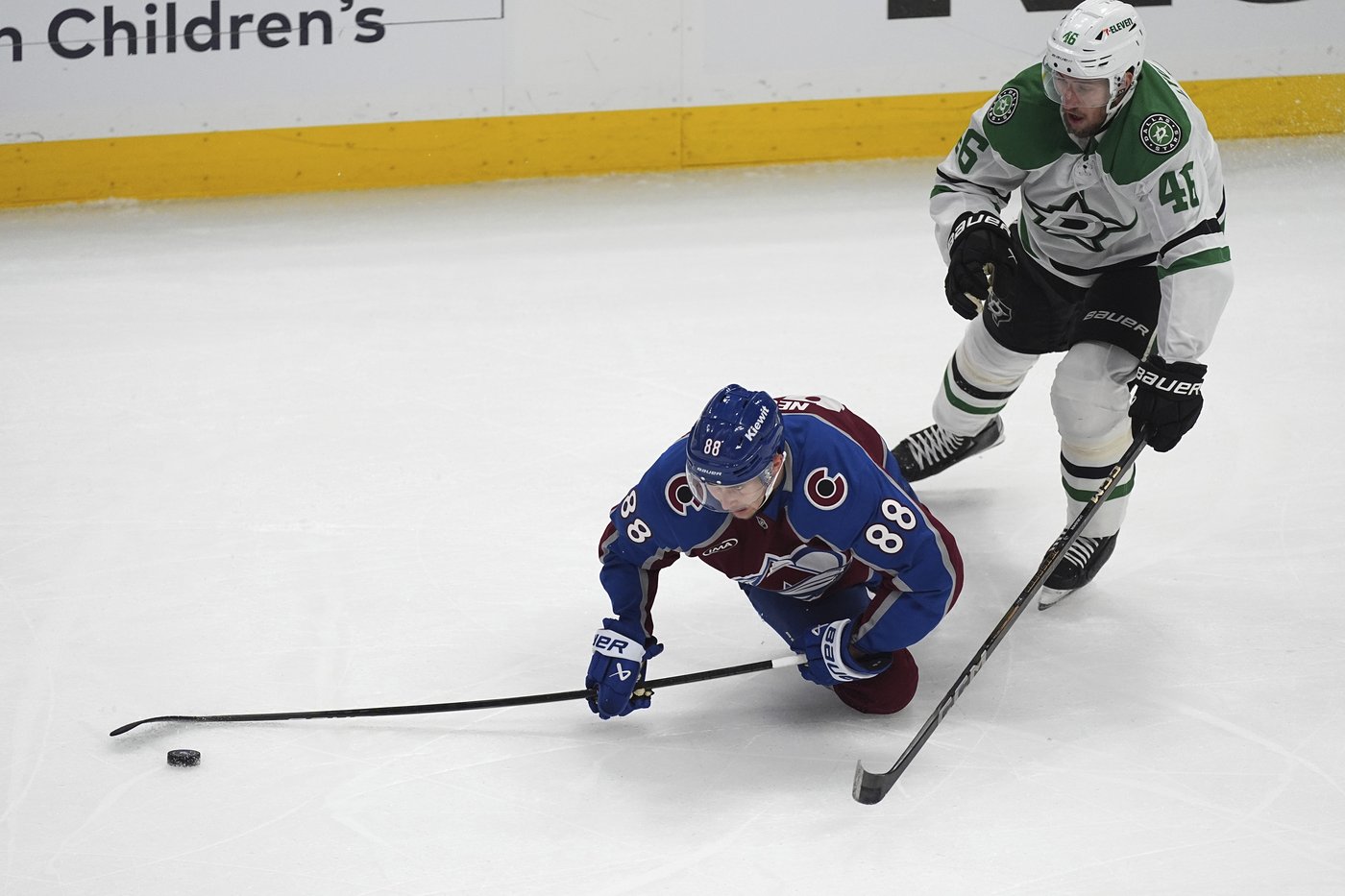 Landeskog scores 1st goal in nearly 3 years, Avalanche even series with 4-0 win over Stars in Game 4 | iNFOnews.ca Landeskog scores 1st goal in nearly 3 years, Avalanche even series with 4-0 win over Stars in Game 4 | iNFOnews.ca