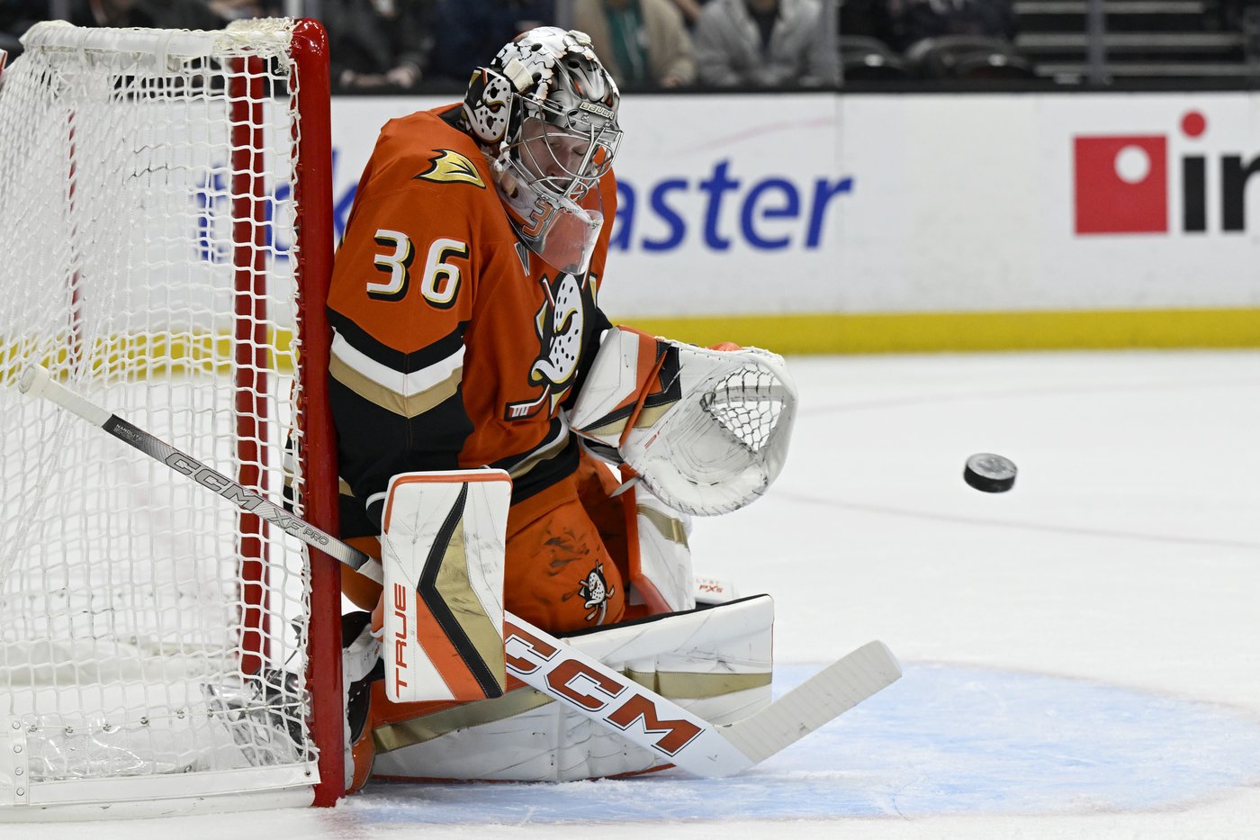 Ducks end four-game skid with 4-2 victory over Blue Jackets in John Gibson's return | iNFOnews.ca Ducks end four-game skid with 4-2 victory over Blue Jackets in John Gibson's return | iNFOnews.ca