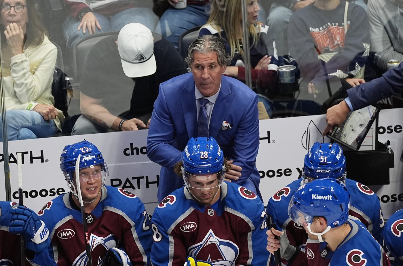 Colorado Avalanche still winless due to injuries, poor defensive performance in recent loss | iNFOnews.ca