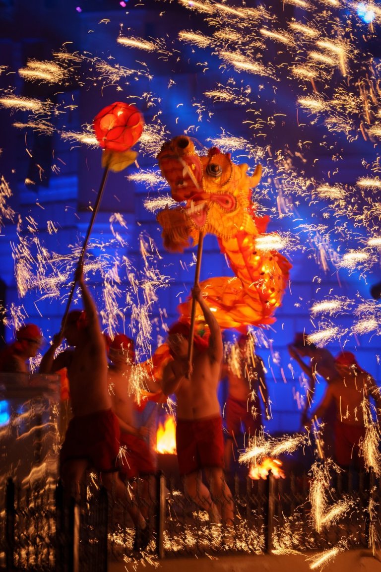 See the world in vertical: Top photos by AP photojournalists | iNFOnews.ca