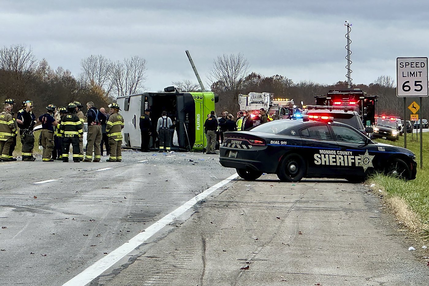 1 person is critically injured as bus overturns on upstate New York highway | iNFOnews.ca