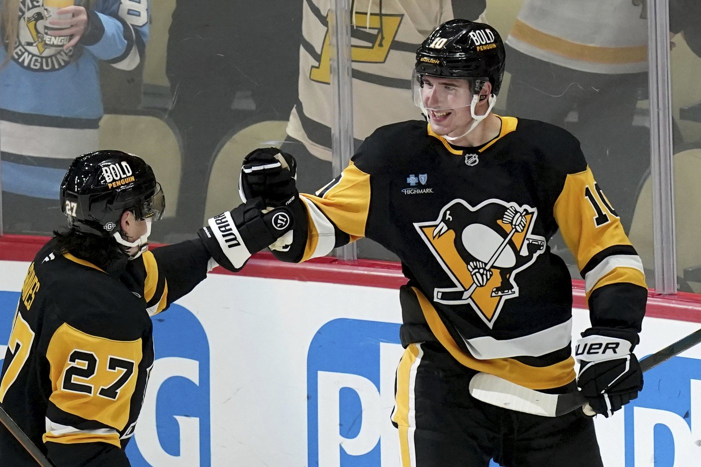 Martin Necas has goal and assist as Hurricanes cruise to 4-1 win over Penguins | iNFOnews.ca