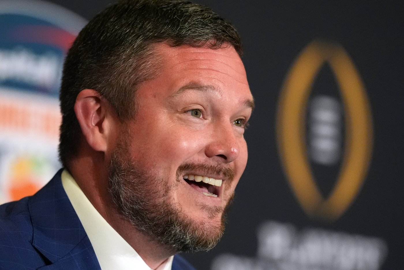 As CFP plods along, transfers and coaching moves don't wait. Oregon's Dan Lanning wants change | iNFOnews.ca