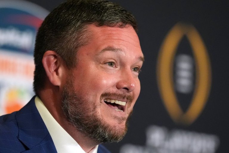 As CFP plods along, transfers and coaching moves don't wait. Oregon's Dan Lanning wants change | iNFOnews.ca