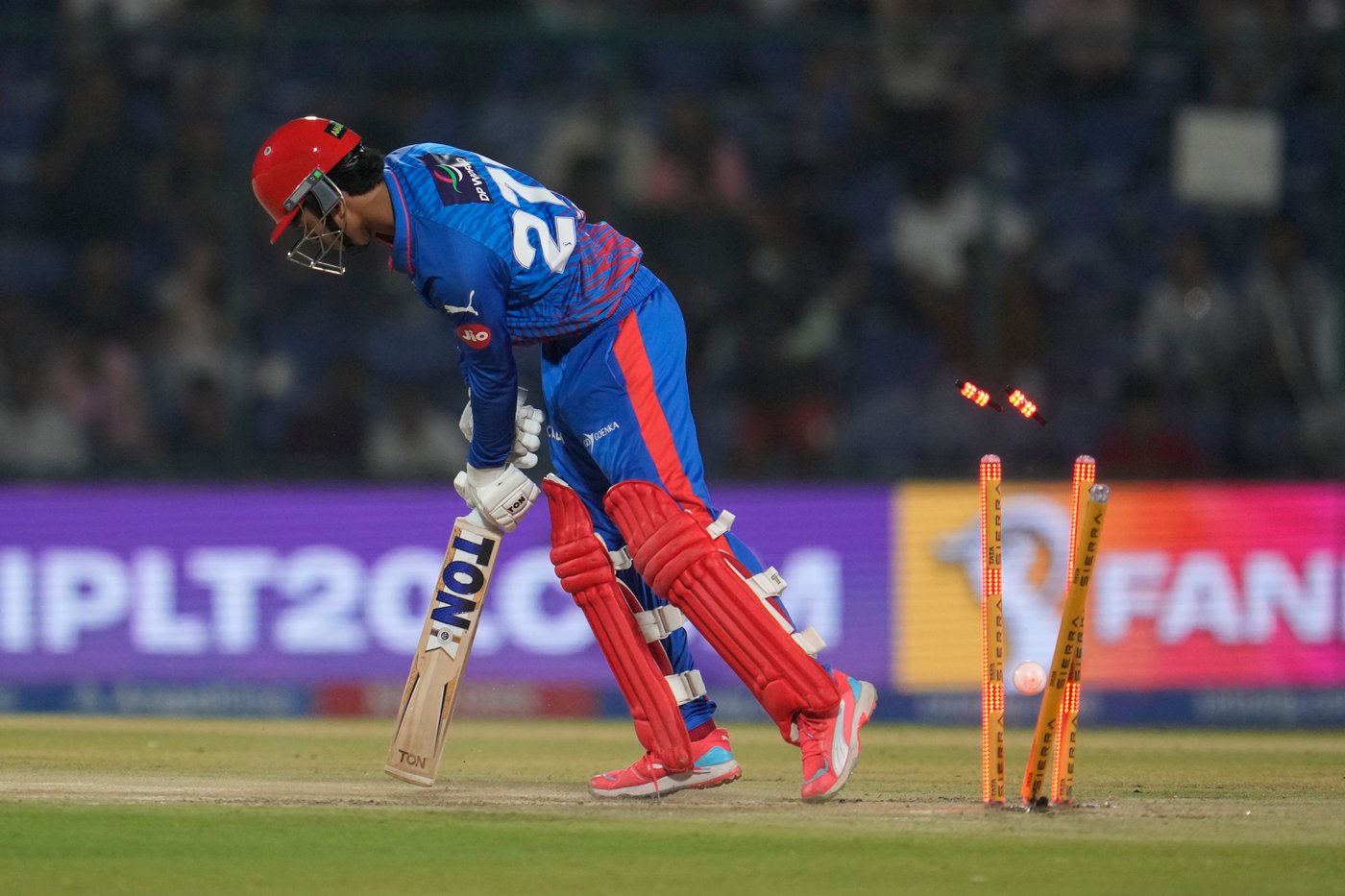 Bengaluru pacers Hazlewood and Kumar raze Delhi for 75 in IPL | iNFOnews.ca Bengaluru pacers Hazlewood and Kumar raze Delhi for 75 in IPL | iNFOnews.ca