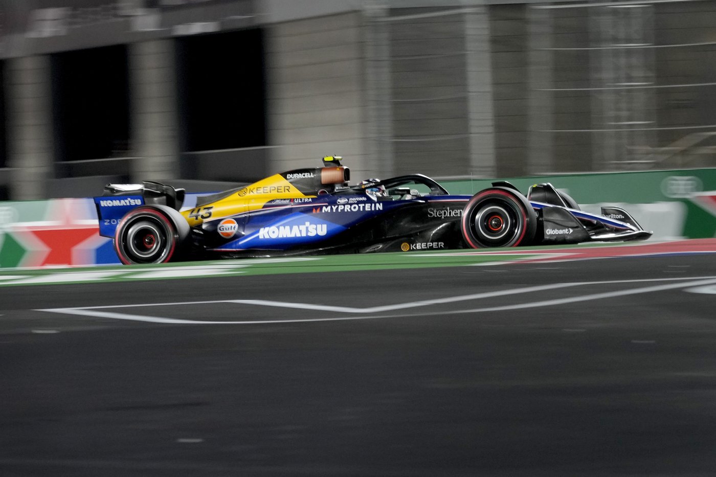 F1 drivers complain about marijuana smoke while preparing for Las Vegas Grand Prix | iNFOnews.ca F1 drivers complain about marijuana smoke while preparing for Las Vegas Grand Prix | iNFOnews.ca
