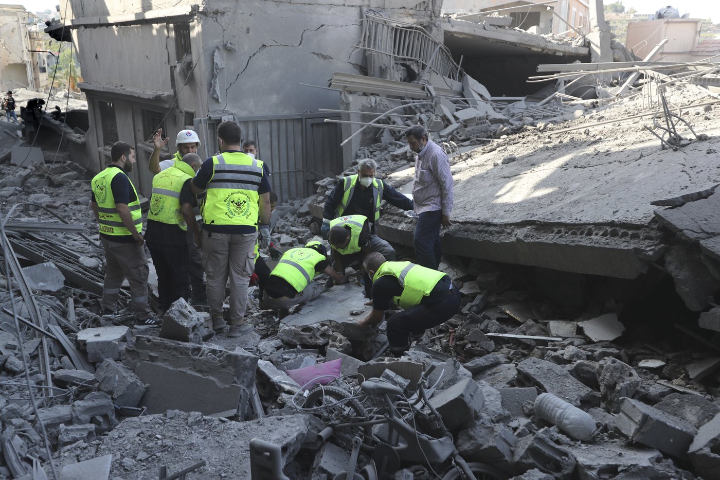 Middle East latest: Israeli jets pummel southern Lebanon and Beirut's suburbs | iNFOnews.ca Middle East latest: Israeli jets pummel southern Lebanon and Beirut's suburbs | iNFOnews.ca