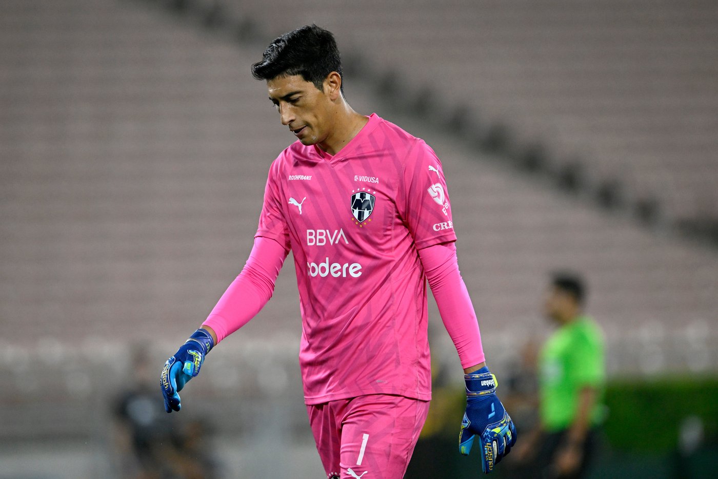 Zaragoza goalkeeper Andrada handed 12-match suspension for throwing punch in 2nd-tier game in Spain | iNFOnews.ca