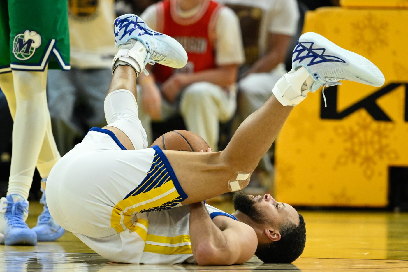 Stephen Curry, Jimmy Butler lead the way as Warriors beat Mavericks 126-116 on Christmas Day | iNFOnews.ca Stephen Curry, Jimmy Butler lead the way as Warriors beat Mavericks 126-116 on Christmas Day | iNFOnews.ca