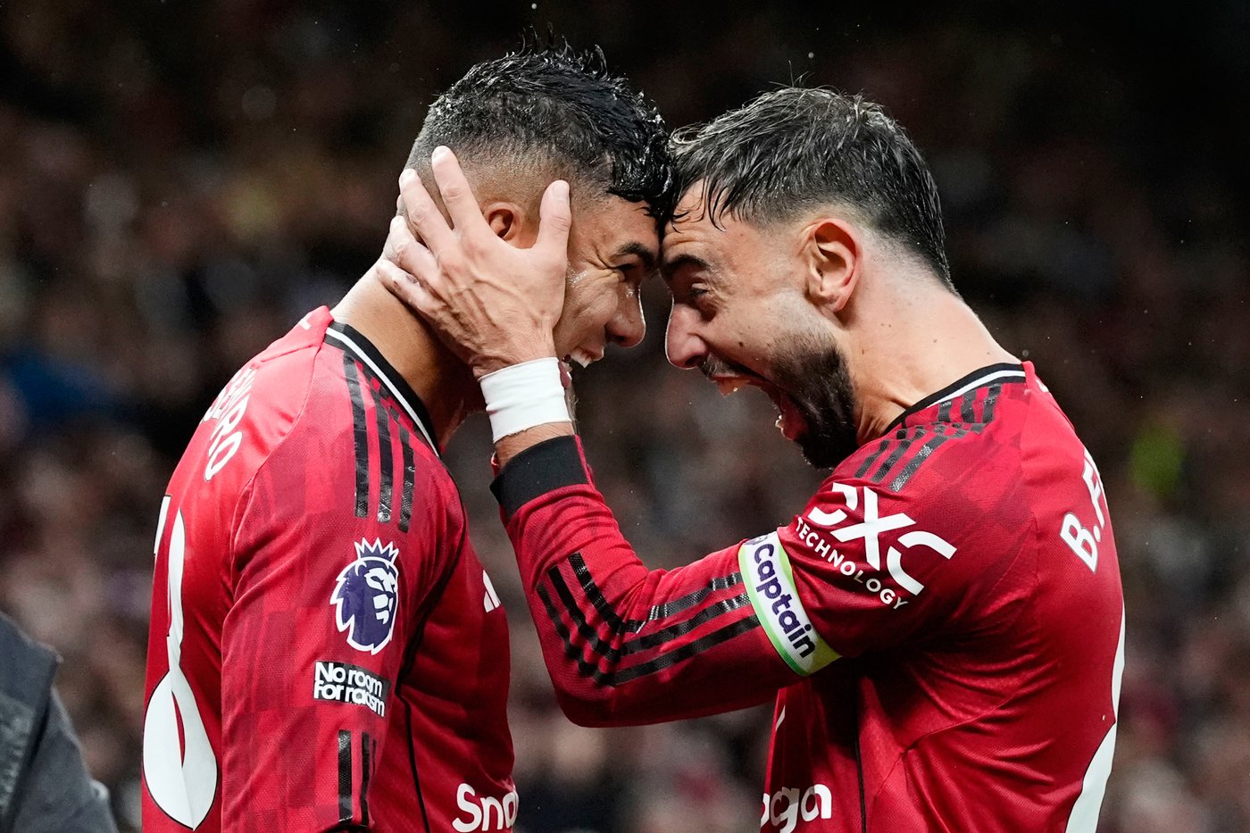 Man United wins chaotic match against Chelsea and Liverpool remains perfect | iNFOnews.ca