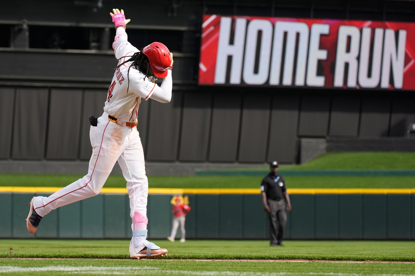 Soriano becomes MLB's first 4-game winner, lowers ERA to 0.33 as Angels beat Reds 9-6 | iNFOnews.ca Soriano becomes MLB's first 4-game winner, lowers ERA to 0.33 as Angels beat Reds 9-6 | iNFOnews.ca