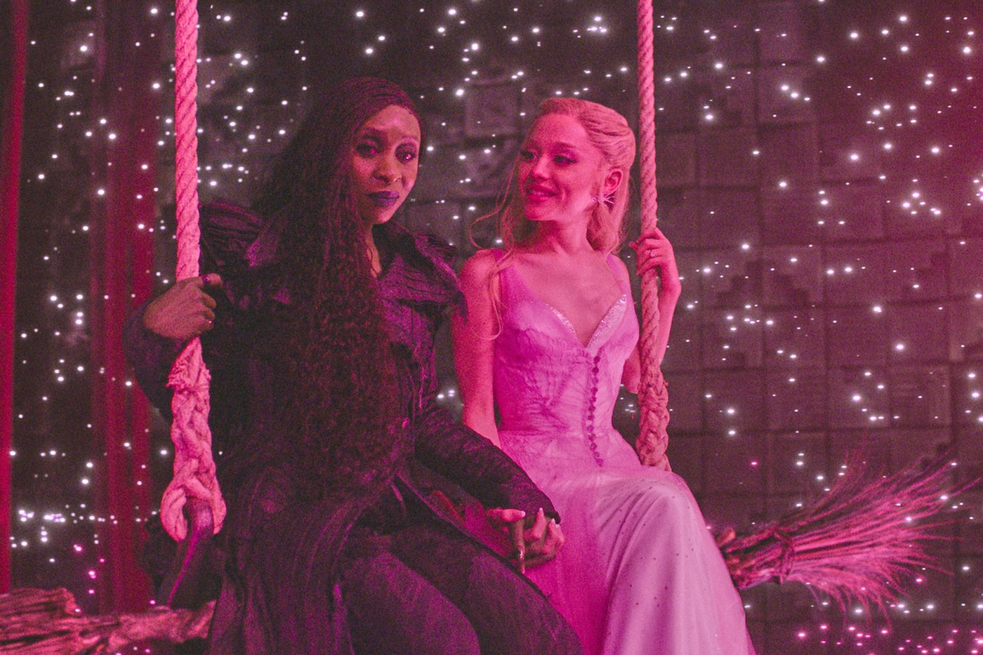 Golden Globe snubs and surprises: ‘Wicked,’ Julia Roberts, Sydney Sweeney and more | iNFOnews.ca