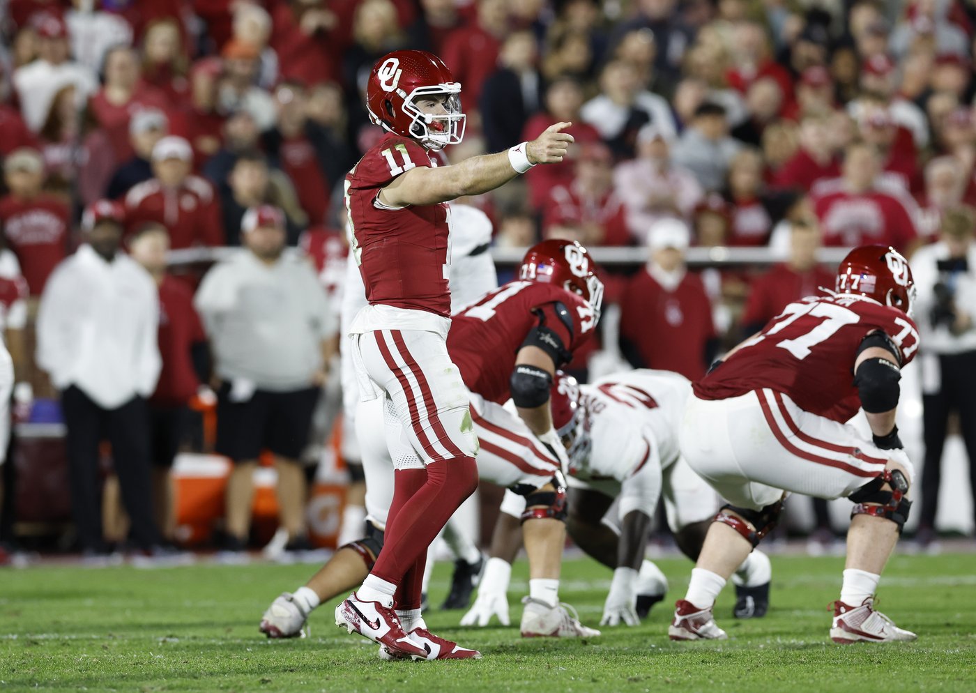 Arnold, Robinson run for more than 100 yards as Oklahoma stuns No. 7 Alabama 24-3 | iNFOnews.ca