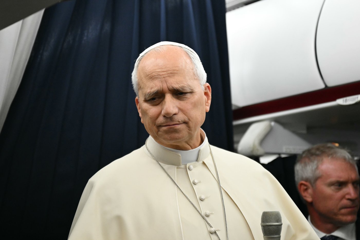 White Sox receive a letter from Pope Leo XIV before winning playoff opener | iNFOnews.ca White Sox receive a letter from Pope Leo XIV before winning playoff opener | iNFOnews.ca