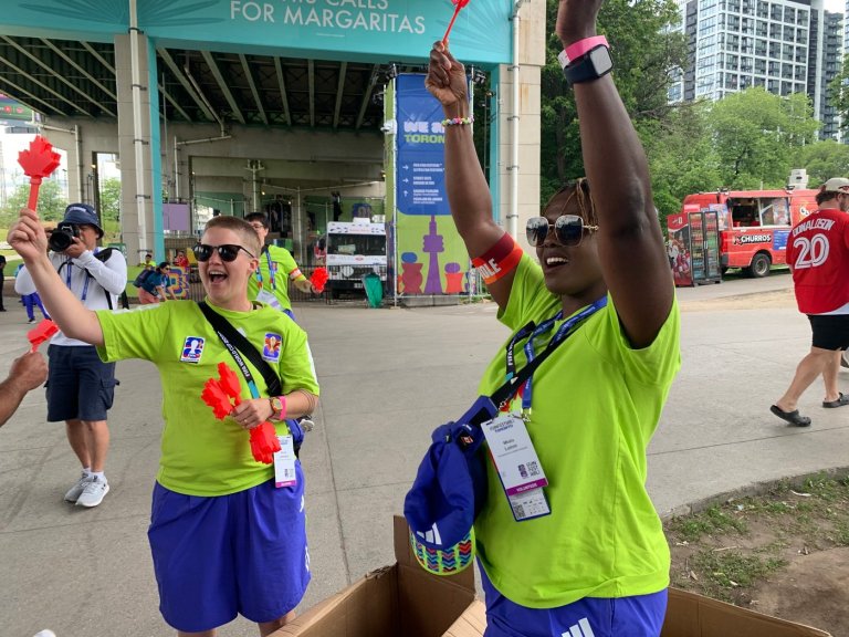 A maple leaf-shaped 'Canadian clapper' sparks a World Cup buzz across Toronto | iNFOnews.ca