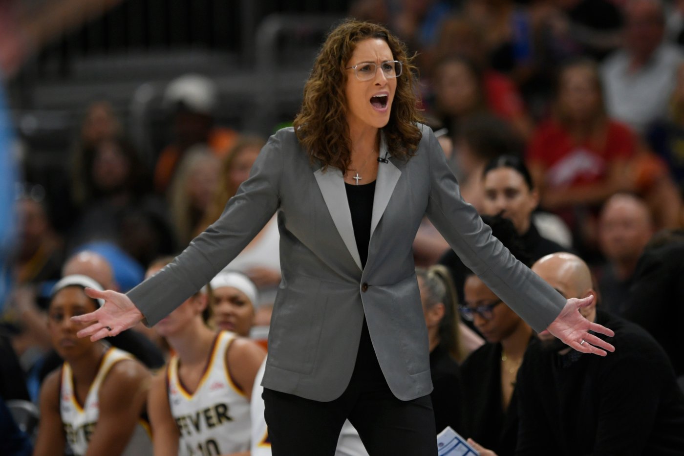 Fever coach Stephanie White says divisiveness 'will not win' during pregame rant | iNFOnews.ca Fever coach Stephanie White says divisiveness 'will not win' during pregame rant | iNFOnews.ca