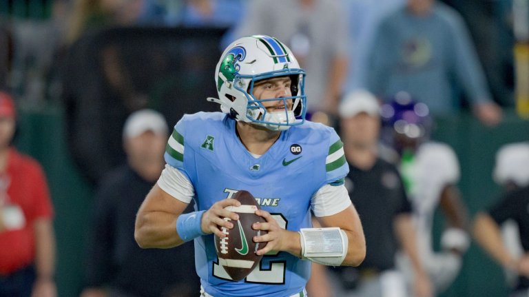 North Texas and Tulane meet for American Conference title and CFP spot after a quarterback shuffle | iNFOnews.ca