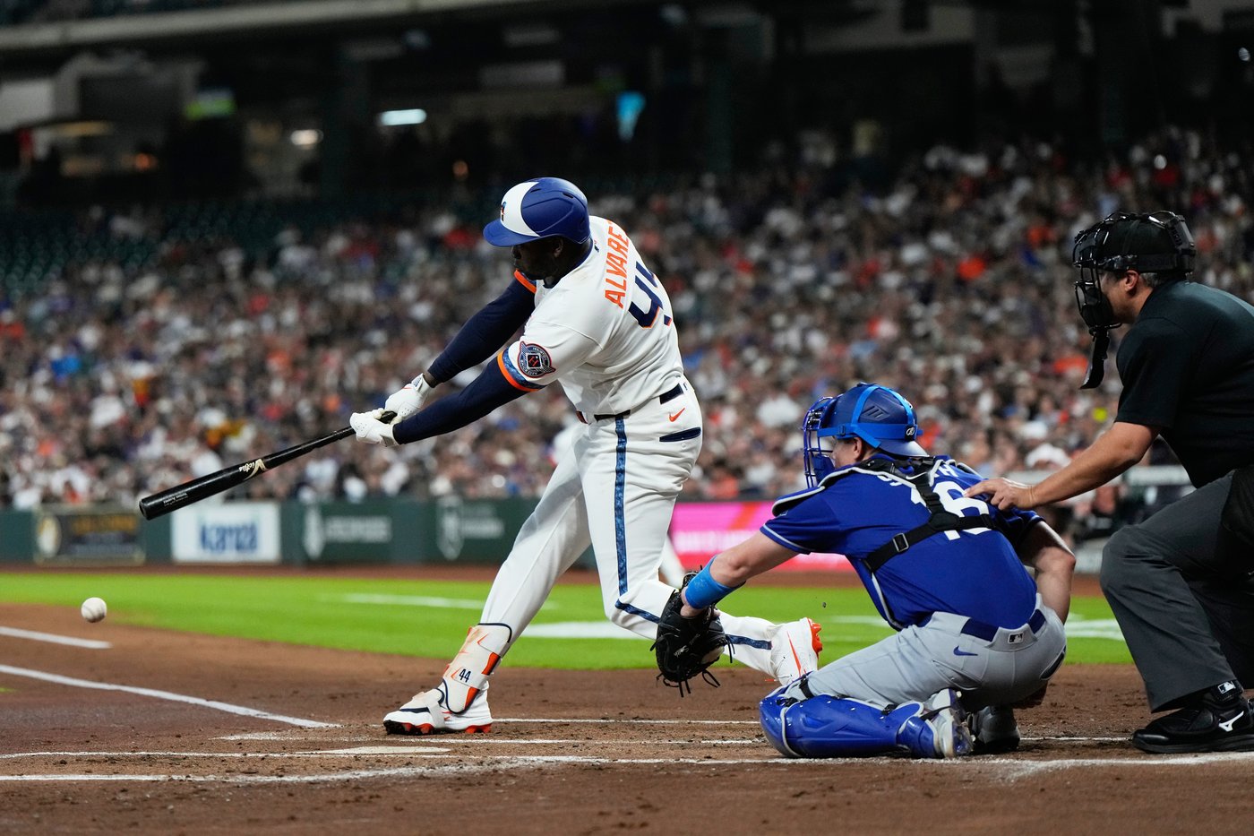 Kyle Tucker homers, drives in 2 runs as the Dodgers beat the Astros 8-3 | iNFOnews.ca