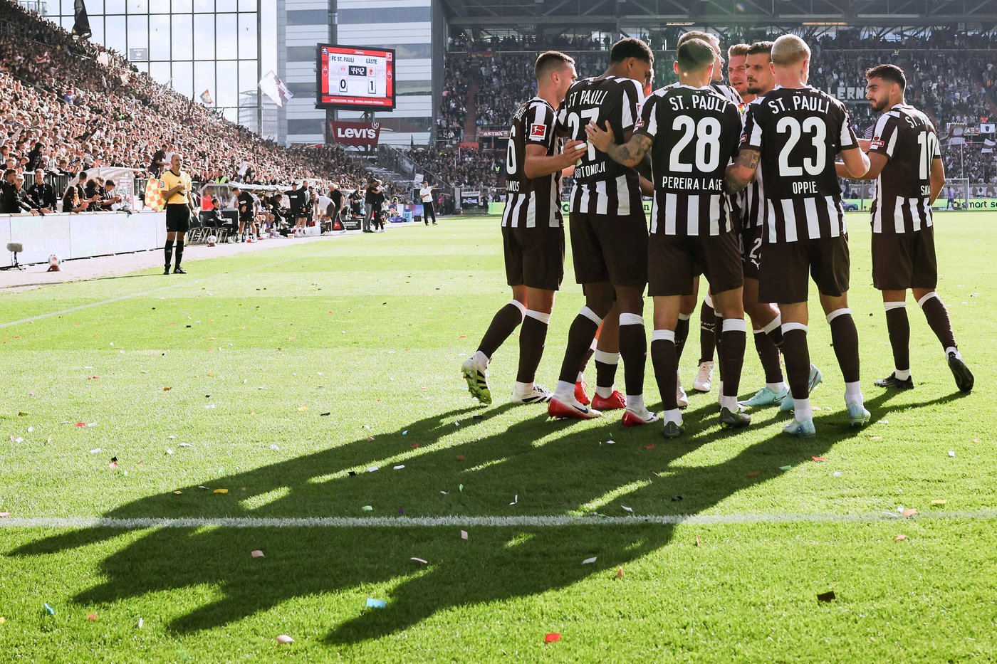 St. Pauli beats Augsburg 2-1 to stay unbeaten in Bundesliga, Bremen routs Gladbach 4-0 | iNFOnews.ca