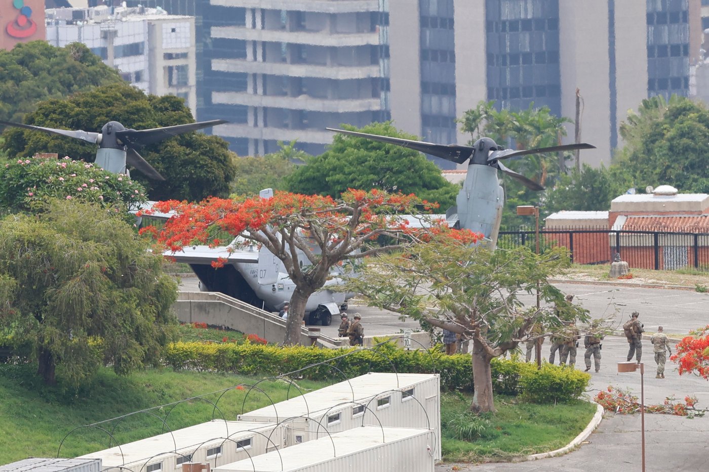 Marines conduct a rapid response exercise at the US Embassy in Venezuela's capital | iNFOnews.ca