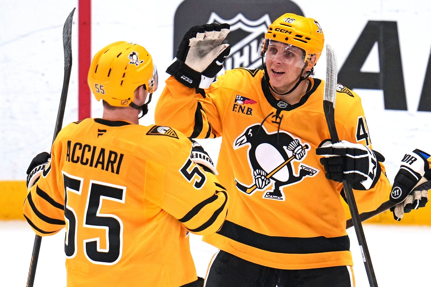 Penguins sign versatile forward Blake Lizotte to 3-year contract extension | iNFOnews.ca