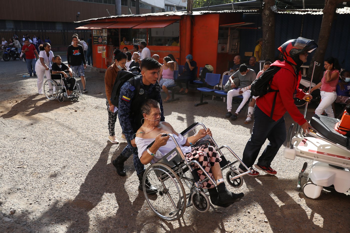 Deadly 7.4 magnitude earthquake hits Colombia, leaving widespread destruction, in photos | iNFOnews.ca